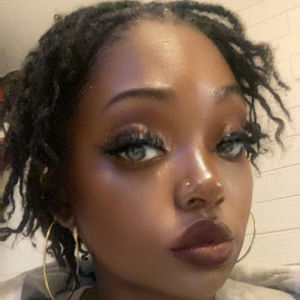 Meet your Posher, Latasha